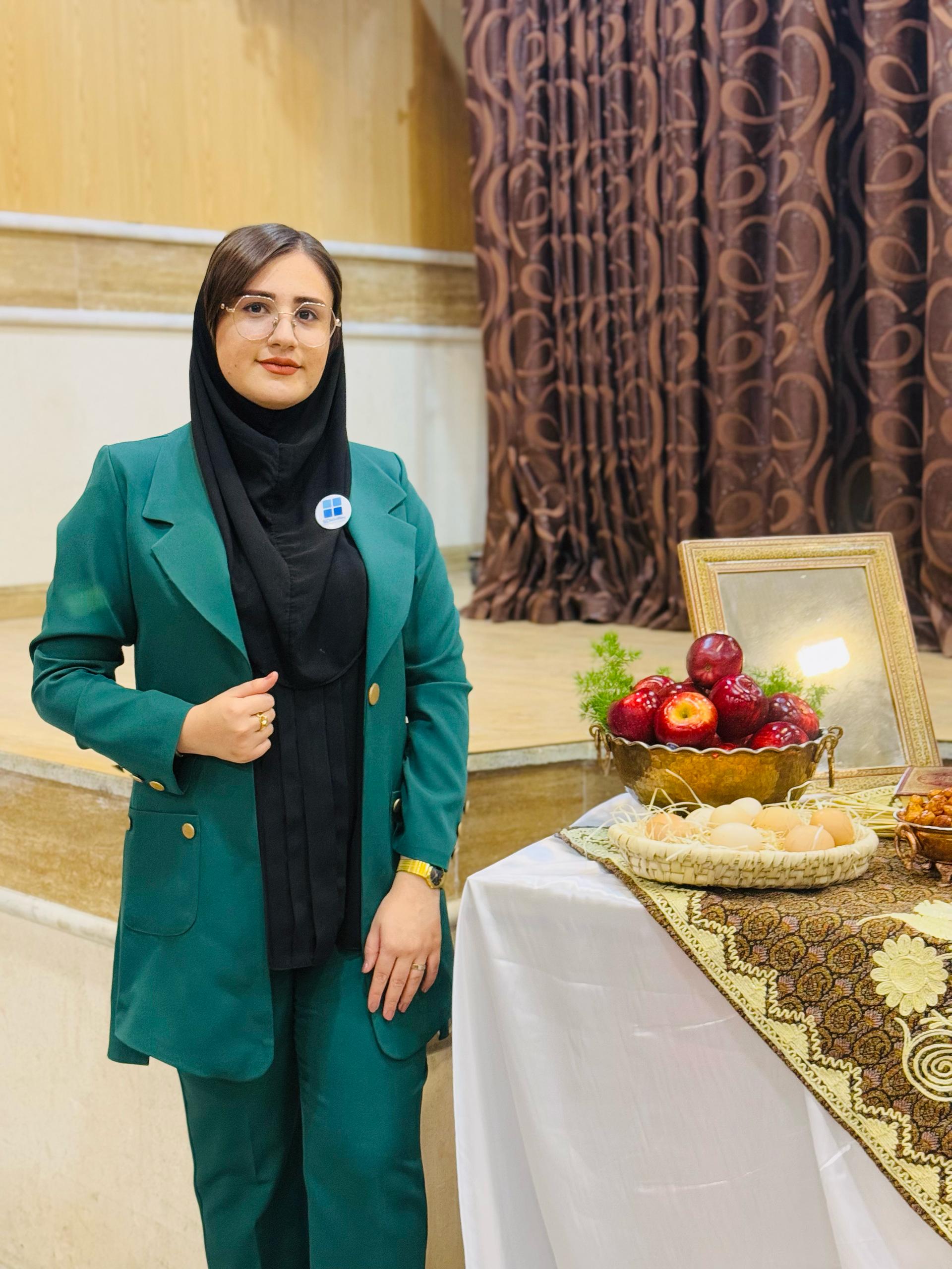 کوثر خواجویی